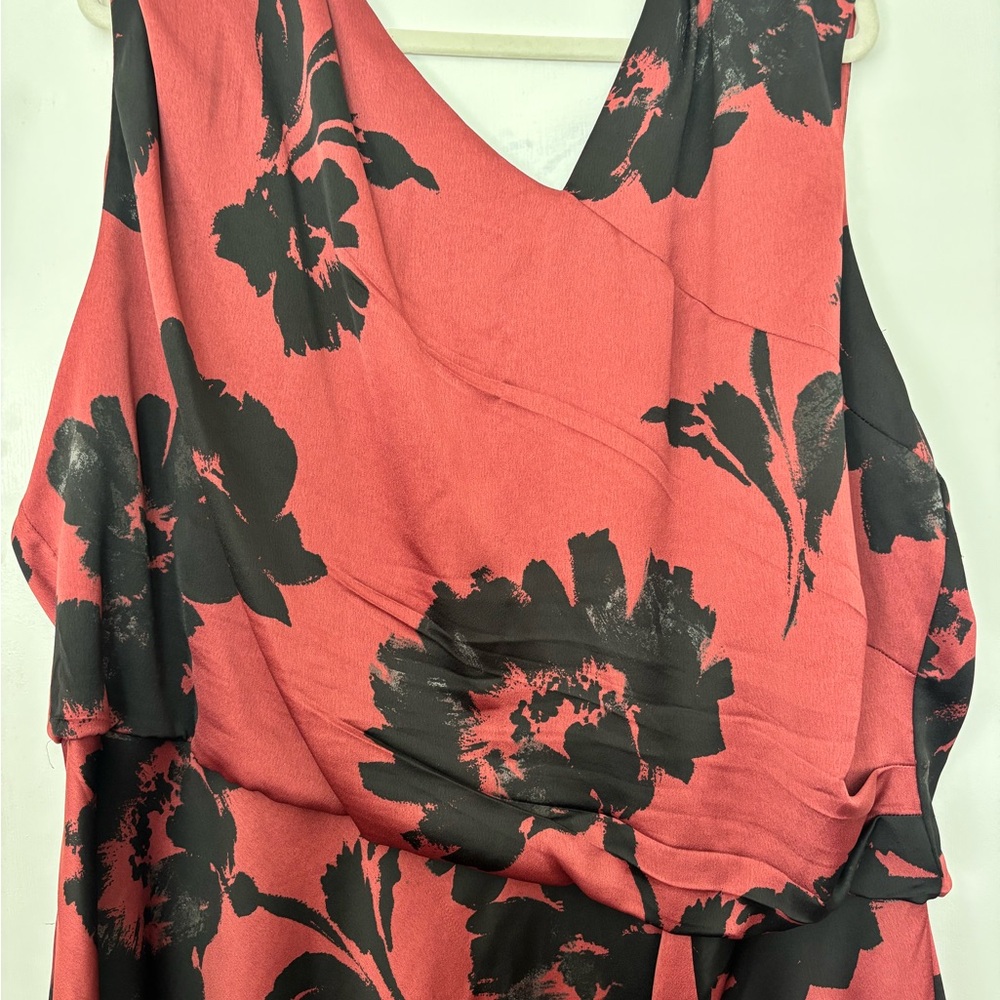 Floral Print V-Neck Sleeveless Dress in Coral and Black